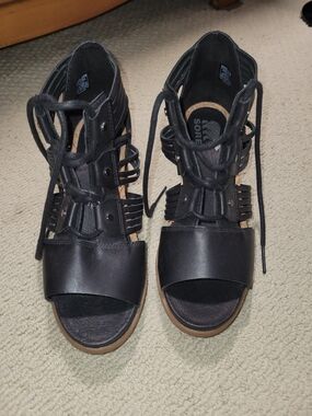 SOREL Women’s Black Lace-Up Gladiator Sandals